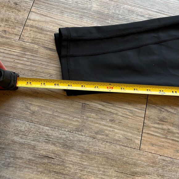 UW Madison Leggings Capris Black Small Wisconsin Red White University - Picture 7 of 7